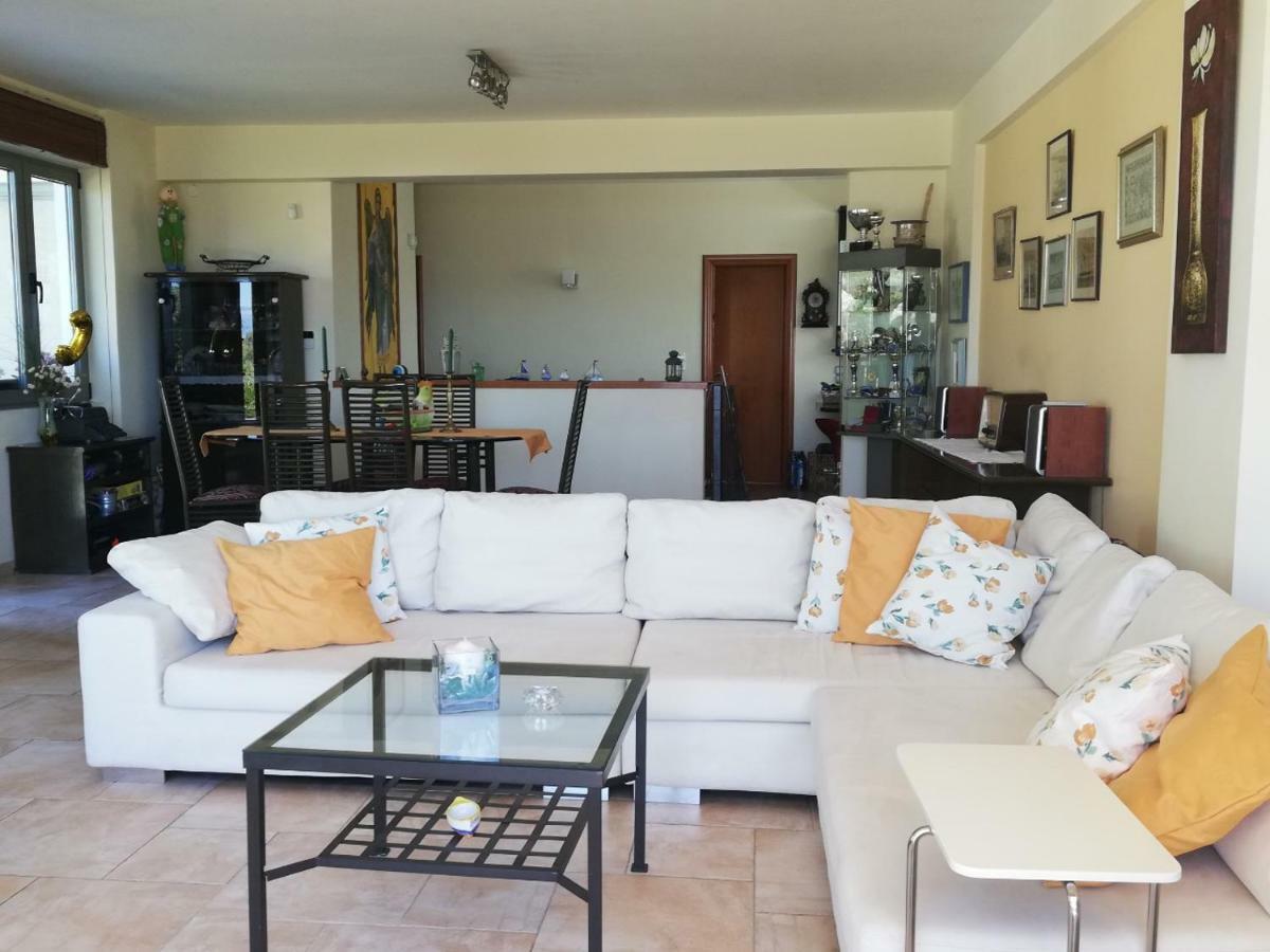 Villa Beautiful House By The Sea,Loutraki Skaloma. Esterno foto